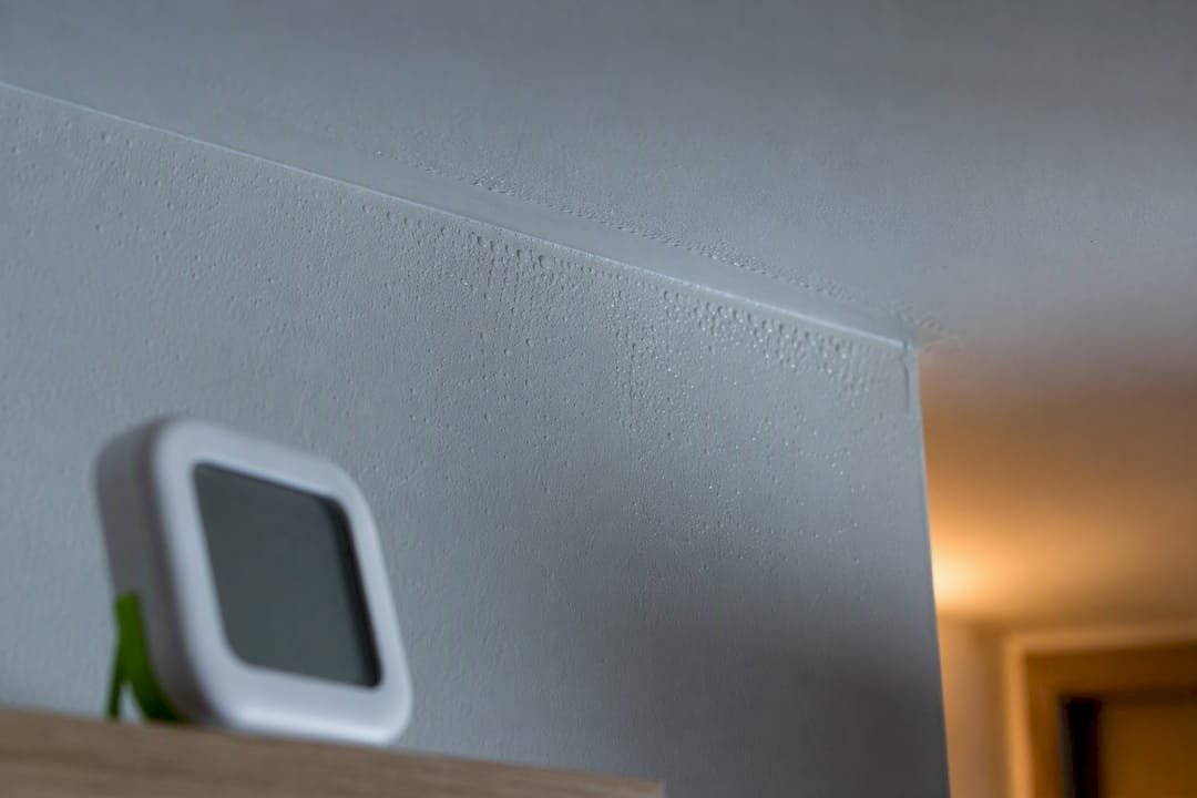 Condensación en la pared fría junto al sensor